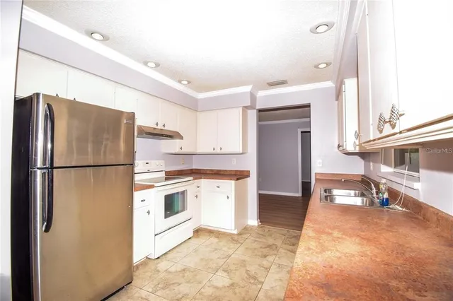 $2,450 | 2069 Country Meadows Lane, Sarasota, FL 34235