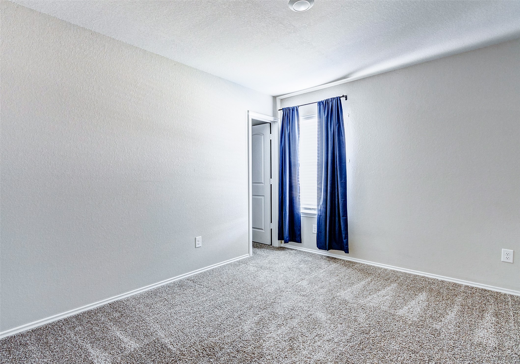 40454 Red Poppy Lane Magnolia, TX 77354 - Photo 18 of 23 a view of an empty room and window