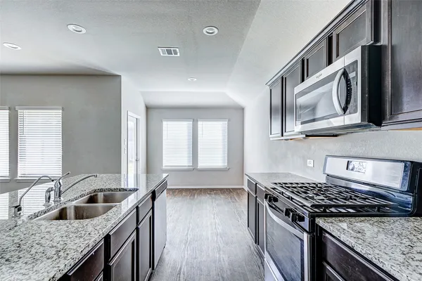 $1,950 | 40454 Red Poppy Lane, Magnolia, TX 77354