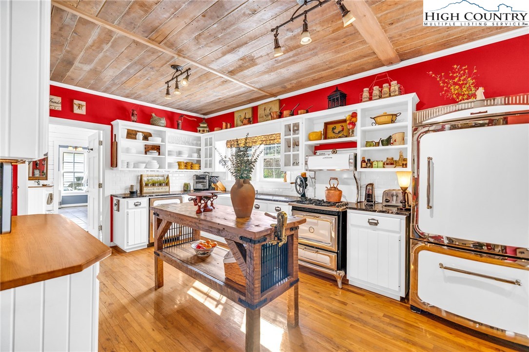 369 Spencer Branch Road Lansing, NC 28643 - Photo 17 of 50