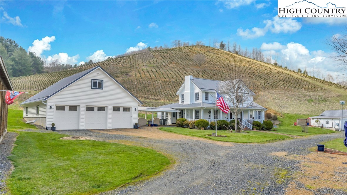 369 Spencer Branch Road Lansing, NC 28643 - Photo 5 of 50