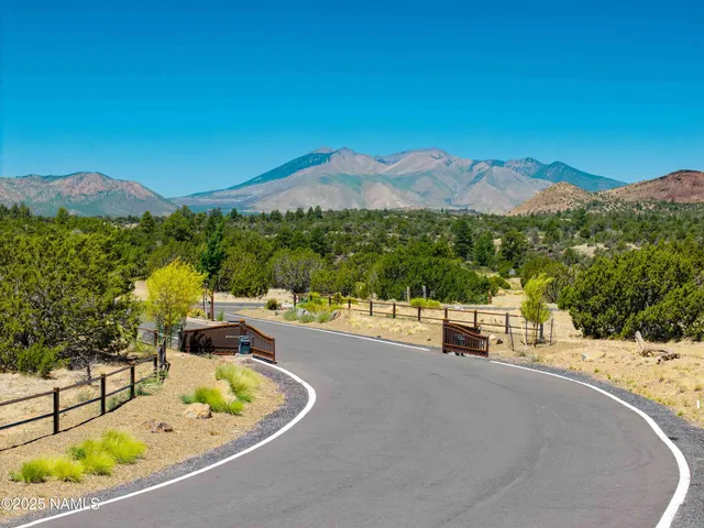 $2,795,785 | 6468 Meadows Lane, Flagstaff, AZ 86004