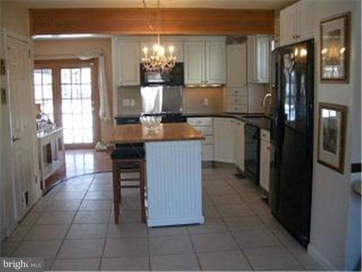 70 Newtown Road Warminster, PA 18974 - Photo 3 of 21 Kitchen