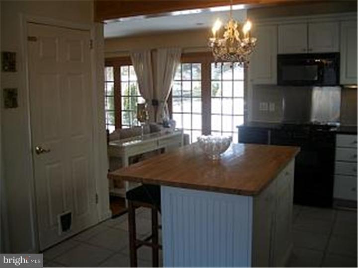 70 Newtown Road Warminster, PA 18974 - Photo 6 of 21 Kitchen
