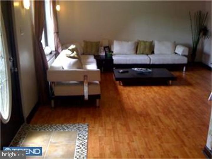 70 Newtown Road Warminster, PA 18974 - Photo 8 of 21 Living Room