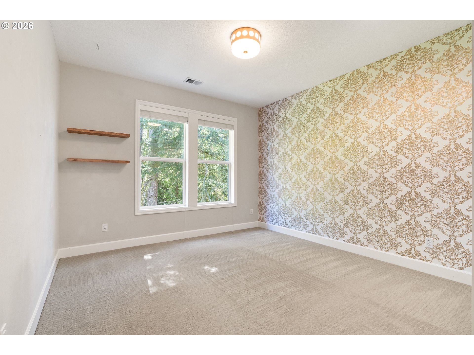 14401 Southeast Summit Court Clackamas, OR 97015 - Photo 28 of 47 a view of room with window