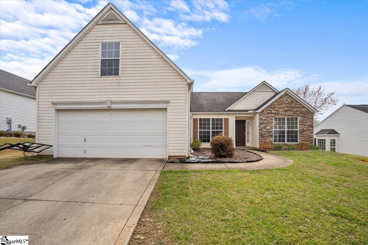 349 Hamilton Parkway Easley, SC 29642 - Photo 2 of 32