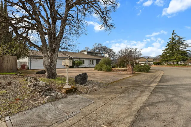 $599,900 | 3041 Panorama Drive, Redding, CA 96003