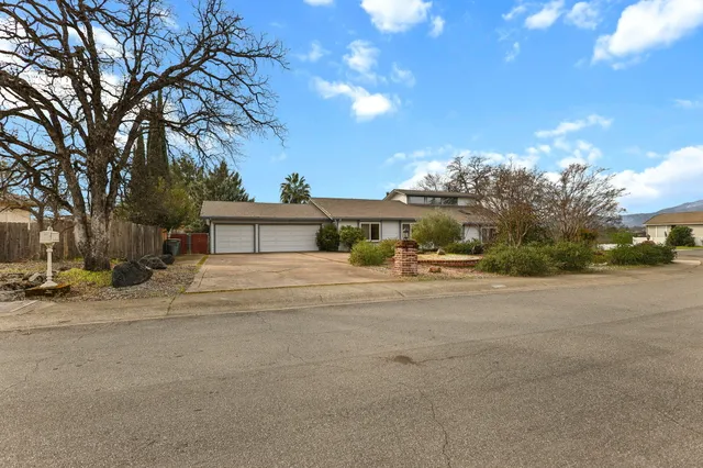 $599,900 | 3041 Panorama Drive, Redding, CA 96003