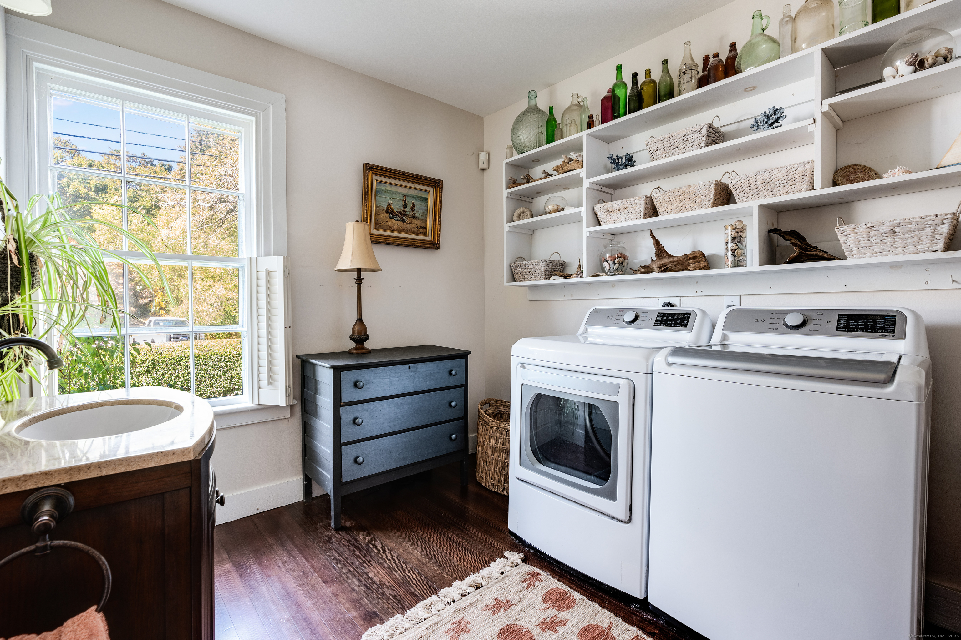 417 River Road Stonington, CT 06379 - Photo 20 of 39 a kitchen with a stove and a microwave