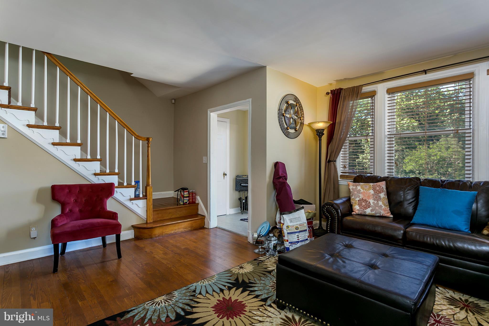 1520 Oakridge Road Baltimore, MD 21218 - Photo 3 of 15 Living Room