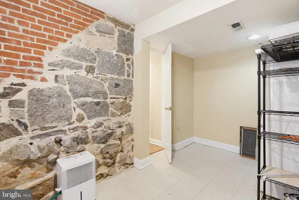 $2,800 | 947 Oella Avenue, Ellicott City, MD 21043