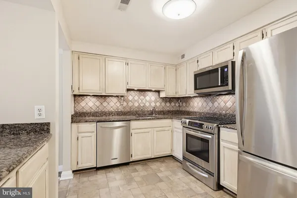 $2,800 | 947 Oella Avenue, Ellicott City, MD 21043