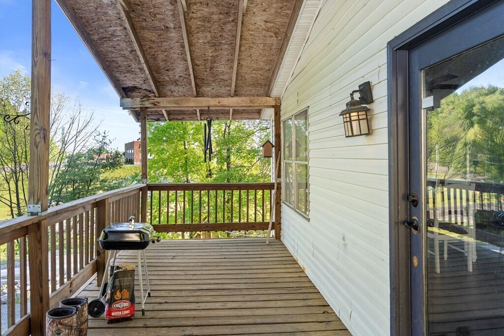 281 Pattonsville Road Jackson, OH 45640 - Photo 6 of 33 281 Pattonsville Rear porch