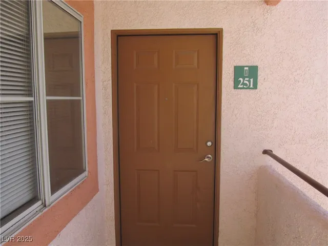 $1,290 | 7570 West Flamingo Road, Unit 251, Las Vegas, NV 89147
