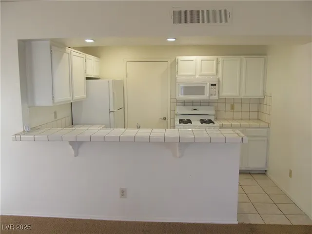 $1,290 | 7570 West Flamingo Road, Unit 251, Las Vegas, NV 89147