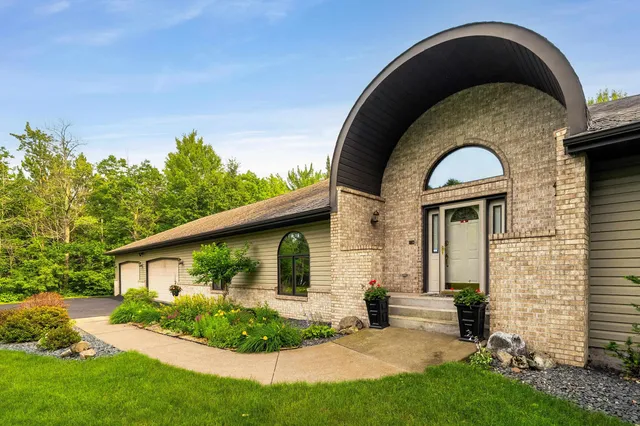 $799,900 | 4976 Maribe Drive, Hermantown, MN 55811