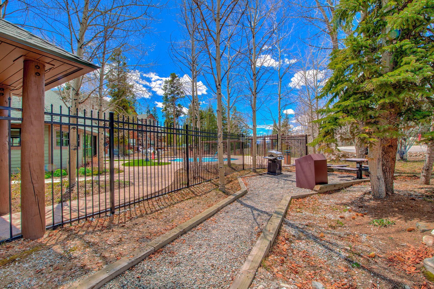 2027 Soda Ridge Road, Unit 1929 Keystone, CO 80435 - Photo 40 of 44 BBQ and picnic area