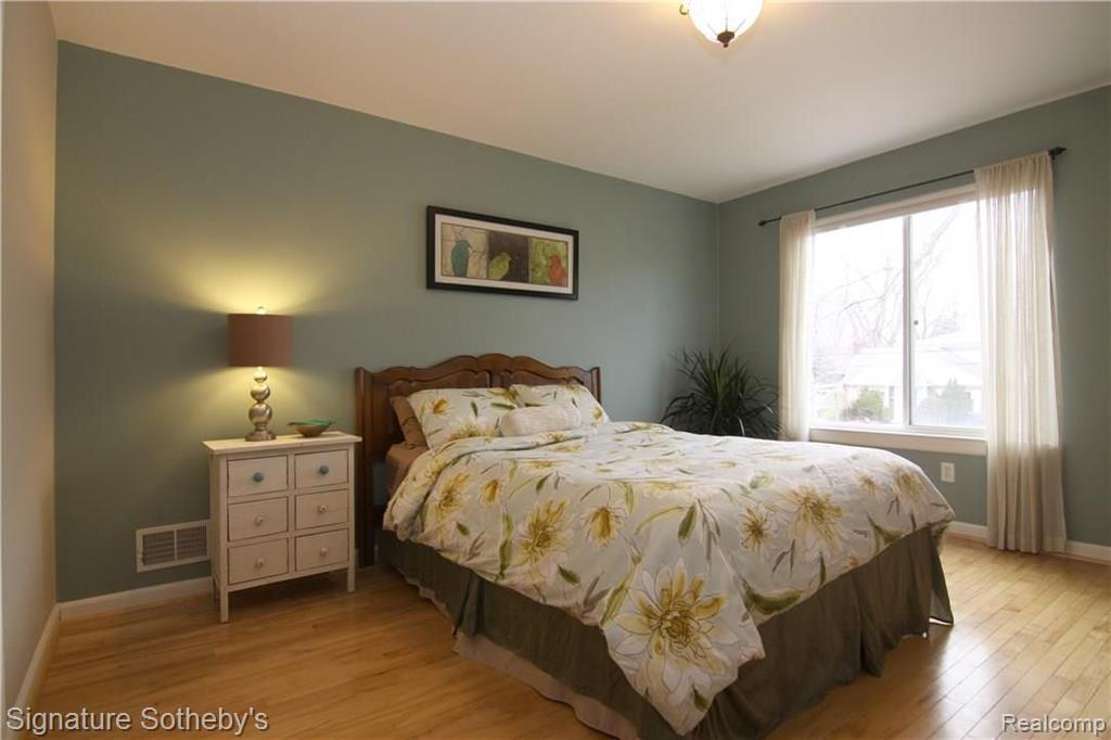 130 North Helen Avenue Rochester, MI 48307 - Photo 23 of 34