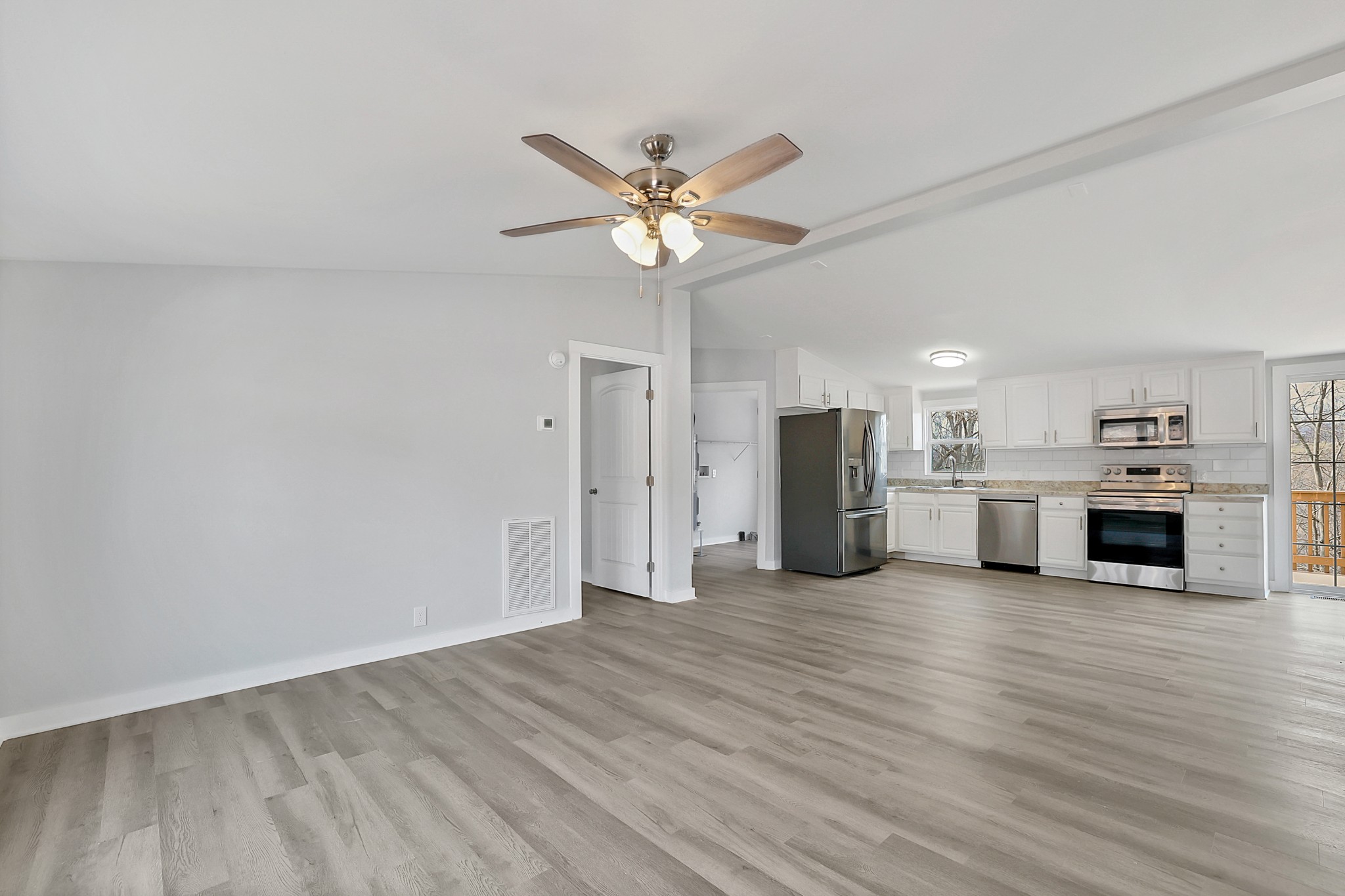 1070 Ben Collier Road Charlotte, TN 37036 - Photo 8 of 35 Gallery Image 8