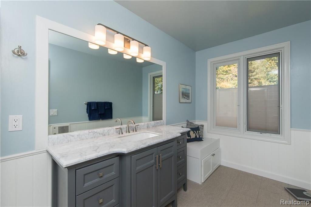 6674 Ridgeview Drive Clarkston, MI 48346 - Photo 13 of 35