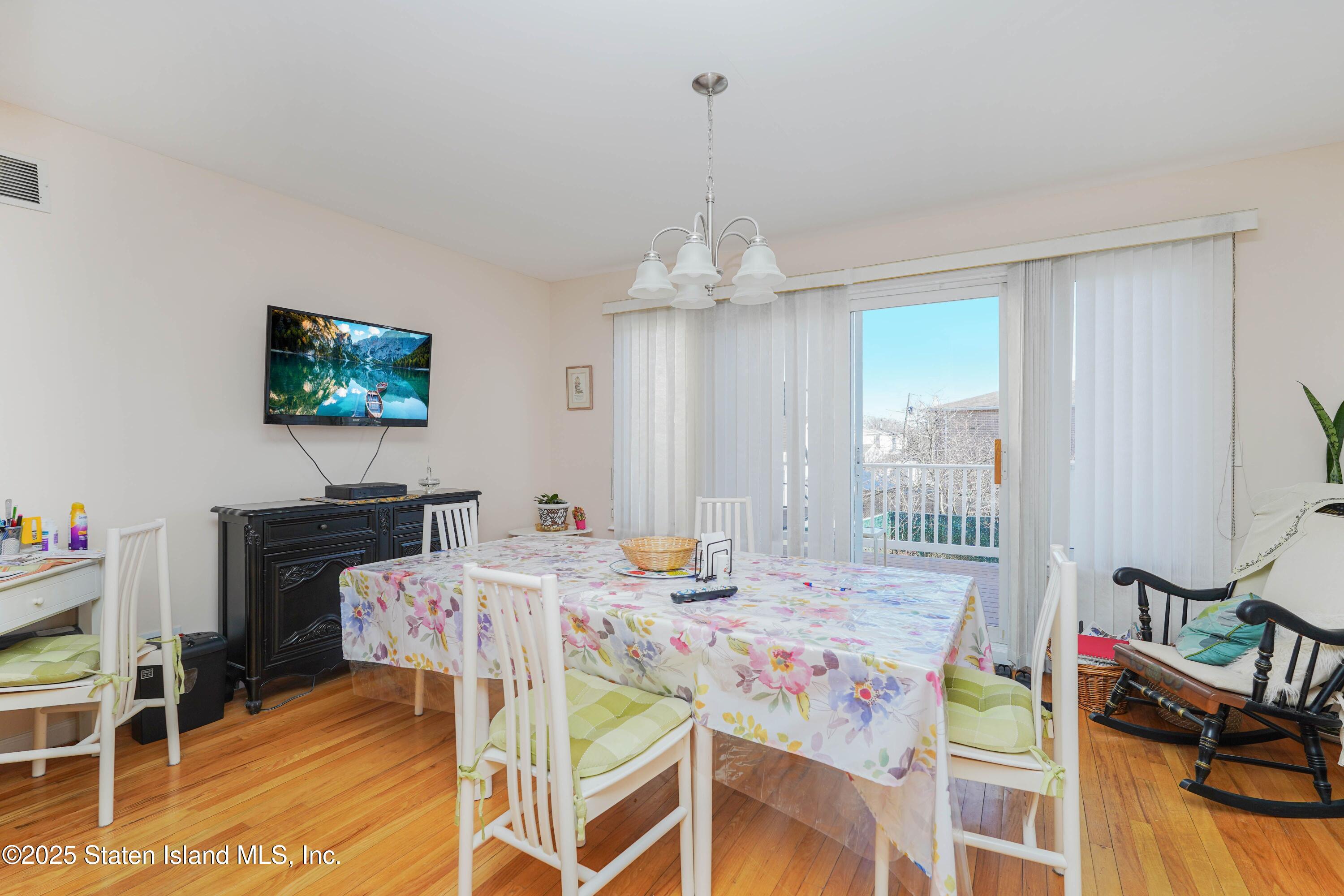 12 Mill Road, Unit B Staten Island, NY 10306 - Photo 11 of 31 IMG_9732