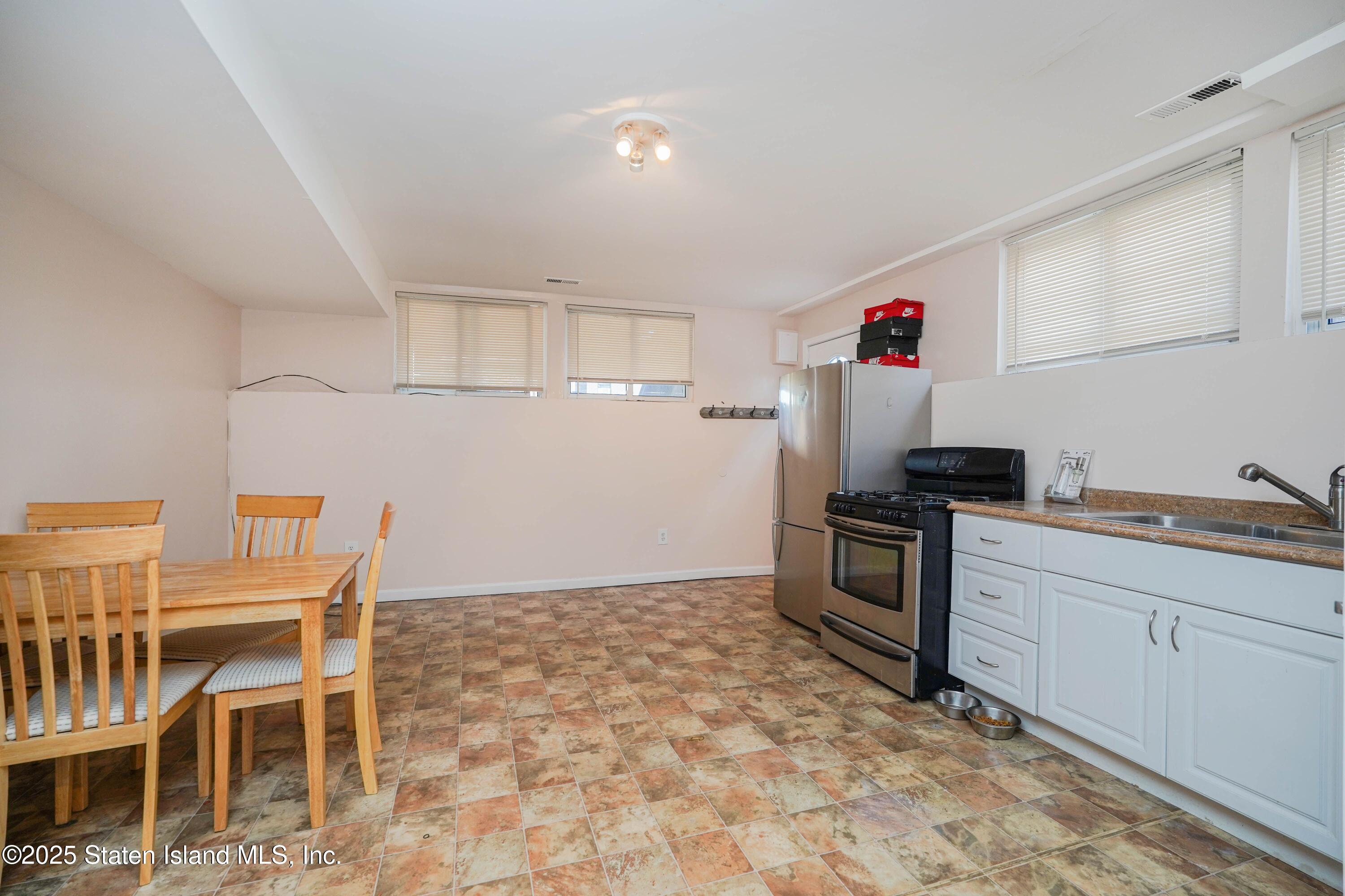 12 Mill Road, Unit B Staten Island, NY 10306 - Photo 20 of 31 IMG_9720