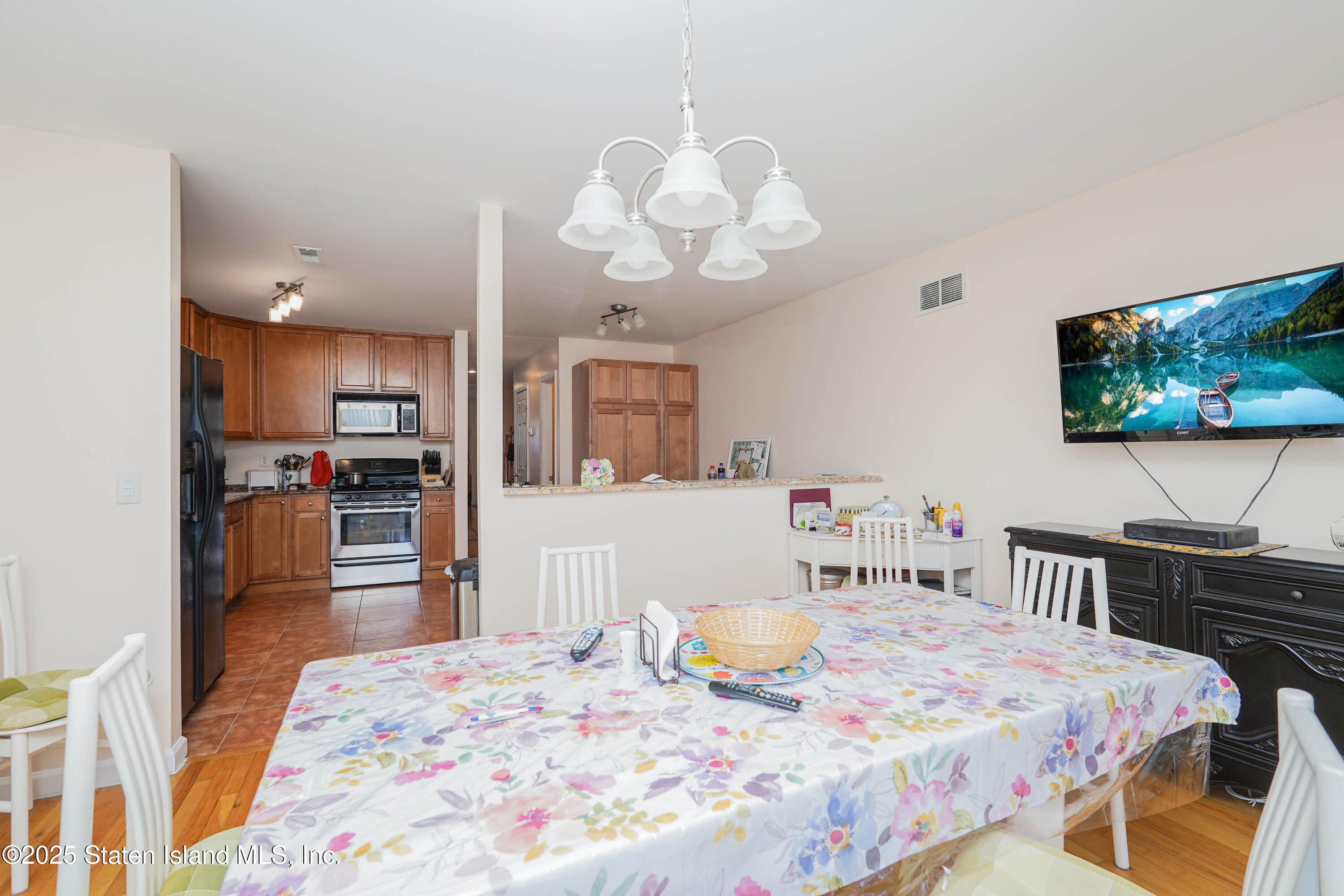 12 Mill Road, Unit B Staten Island, NY 10306 - Photo 10 of 31 IMG_9733