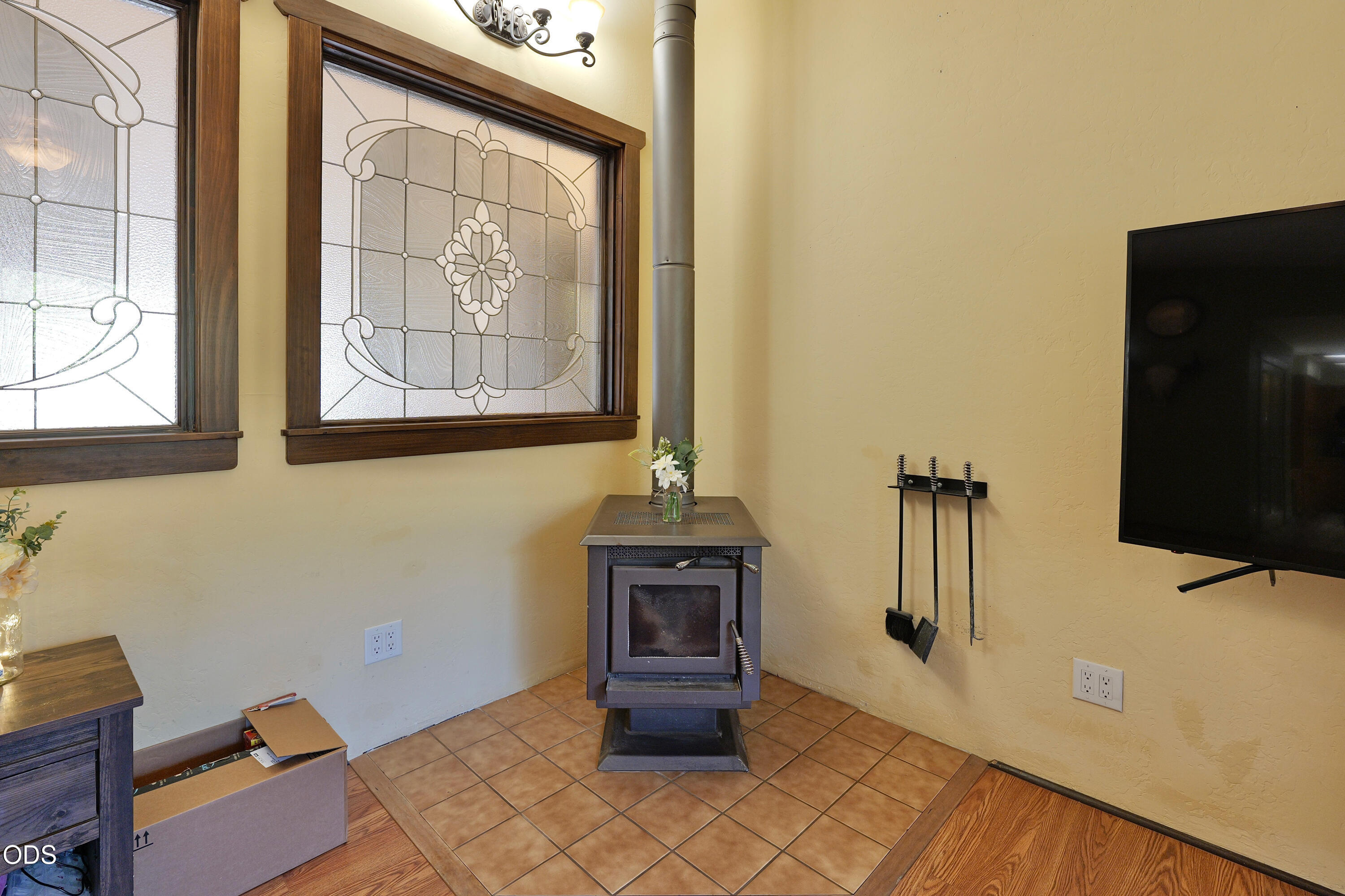 332 Rene Drive Shady Cove, OR 97539 - Photo 10 of 62 Gallery Image 10