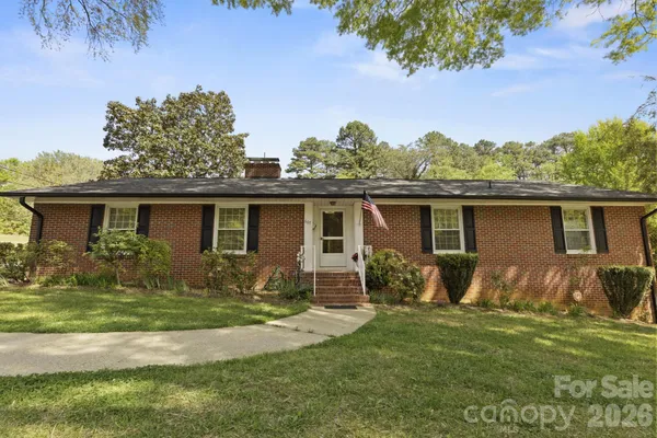 $455,900 | 607 12th Avenue Northeast, Hickory, NC 28601
