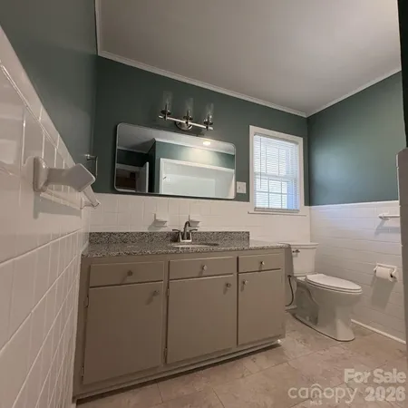 $455,900 | 607 12th Avenue Northeast, Hickory, NC 28601