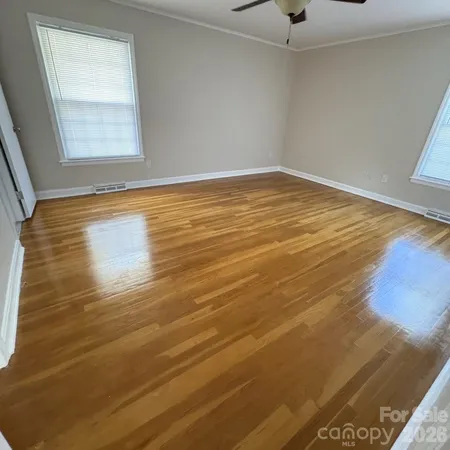 $455,900 | 607 12th Avenue Northeast, Hickory, NC 28601