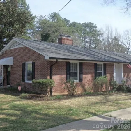 $455,900 | 607 12th Avenue Northeast, Hickory, NC 28601
