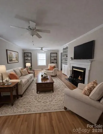 $455,900 | 607 12th Avenue Northeast, Hickory, NC 28601