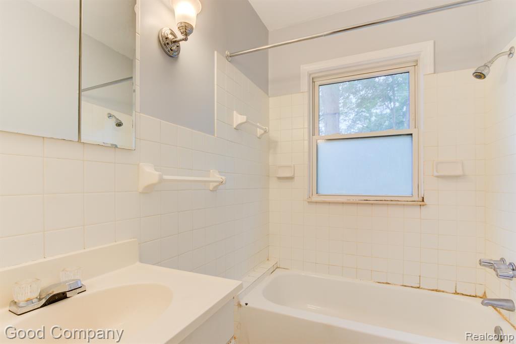 492 Withington Street, Unit 3 Ferndale, MI 48220 - Photo 14 of 30