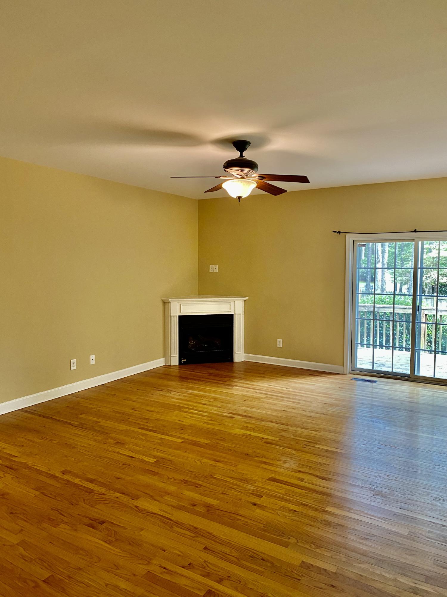 602 Garden Road Aberdeen, NC 28315 - Photo 3 of 16 IMG_2802