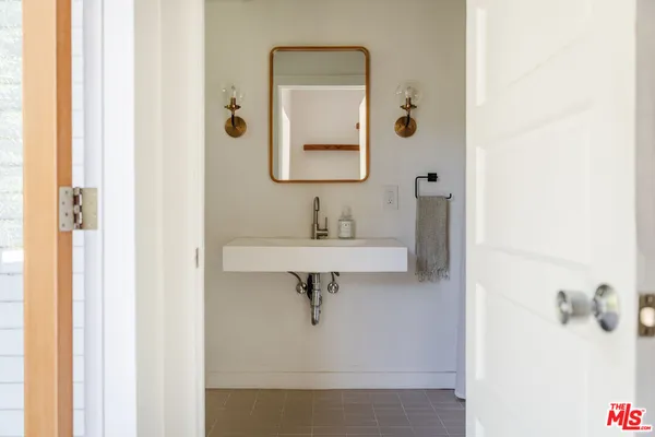 $12,000 | 1163 Nelrose Avenue, Venice, CA 90291