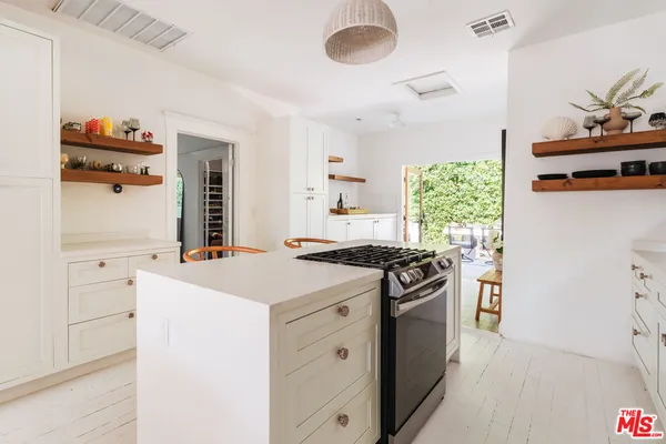 $12,000 | 1163 Nelrose Avenue, Venice, CA 90291