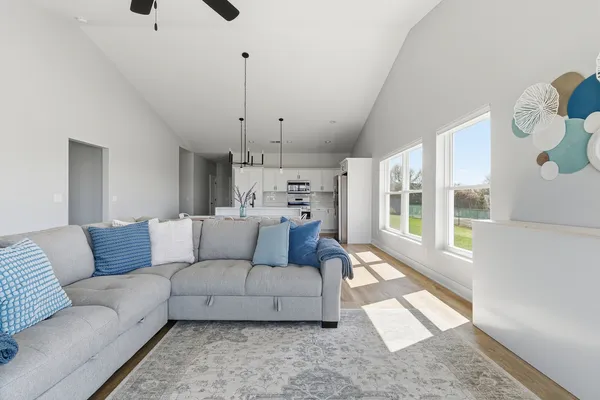 $374,900 | 181 Beacon Harbor Parkway, East Moline, IL 61244