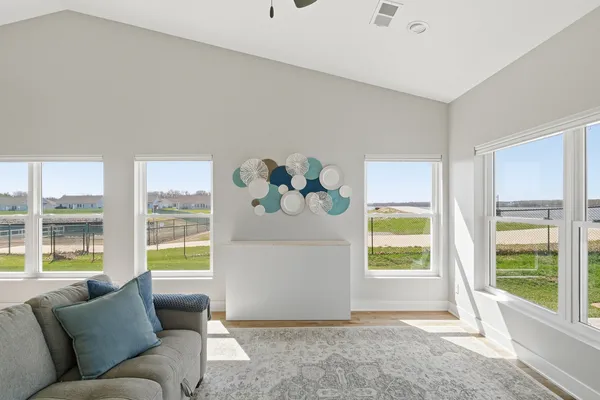 $374,900 | 181 Beacon Harbor Parkway, East Moline, IL 61244