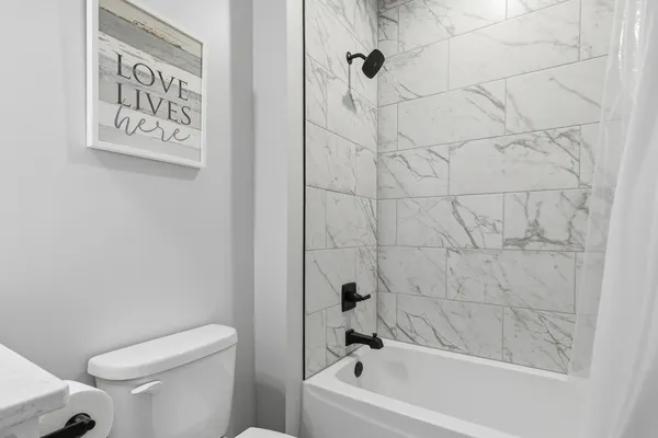$374,900 | 181 Beacon Harbor Parkway, East Moline, IL 61244