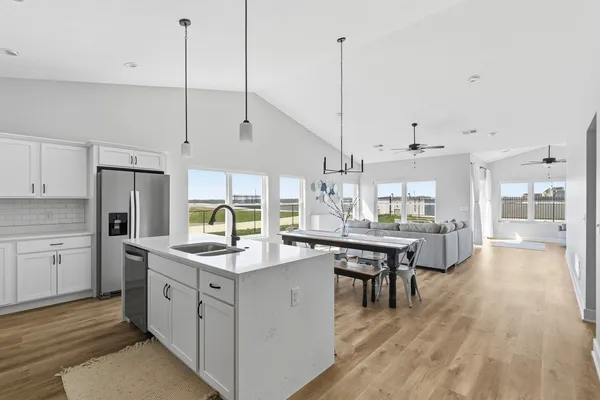 $374,900 | 181 Beacon Harbor Parkway, East Moline, IL 61244