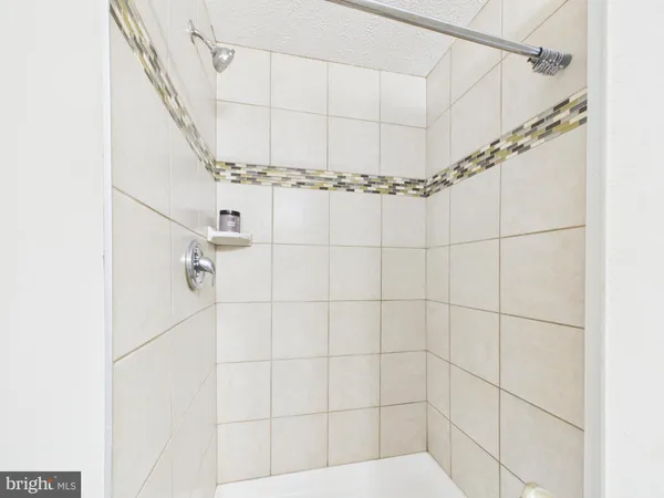 $700,000 | 4515 Silas Hutchinson Drive, Chantilly, VA 20151