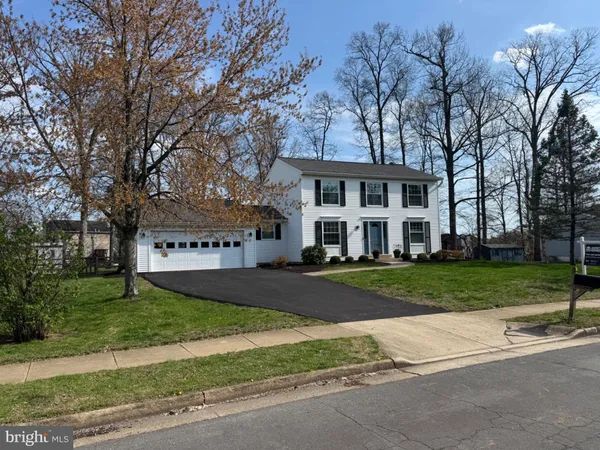 $700,000 | 4515 Silas Hutchinson Drive, Chantilly, VA 20151