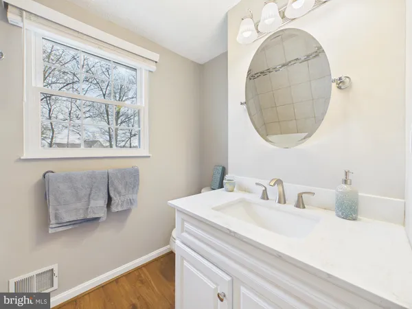 $700,000 | 4515 Silas Hutchinson Drive, Chantilly, VA 20151