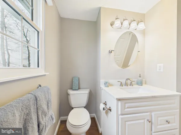 $700,000 | 4515 Silas Hutchinson Drive, Chantilly, VA 20151