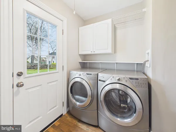 $700,000 | 4515 Silas Hutchinson Drive, Chantilly, VA 20151