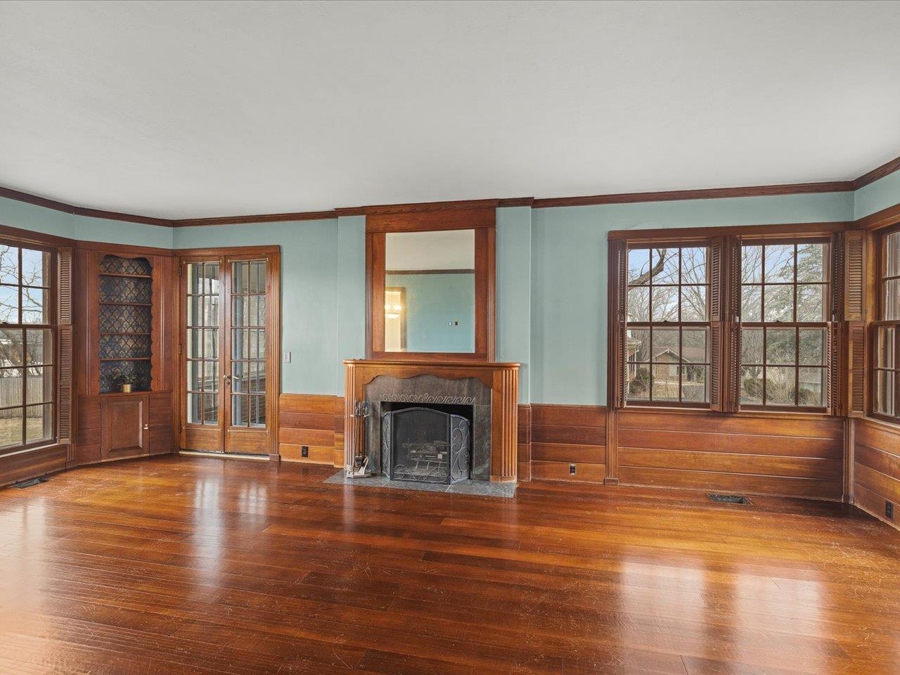 2014 Glenview Road Rockford, IL 61107 - Photo 12 of 82
