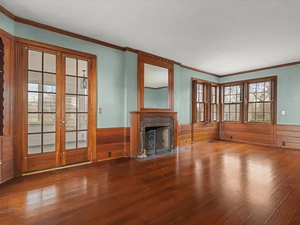 $495,000 | 2014 Glenview Road, Rockford, IL 61107