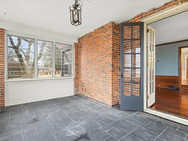 $495,000 | 2014 Glenview Road, Rockford, IL 61107